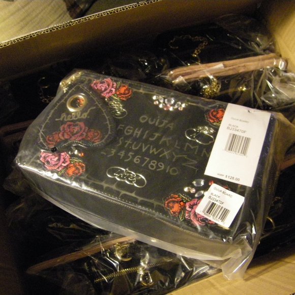 Betsey Johnson Kitsch Ouija Board Board Crossbody Bag Black BJ33470F New Sealed - Picture 10 of 10